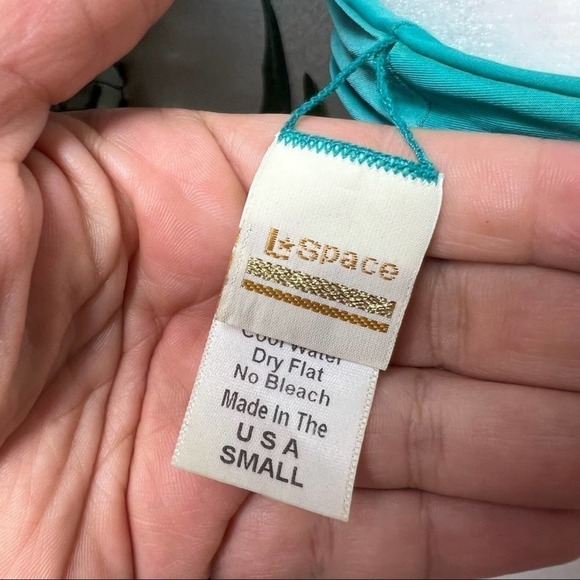 ❤️ LSpace Wrap Chloe Bikini Top - Picture 6 of 6